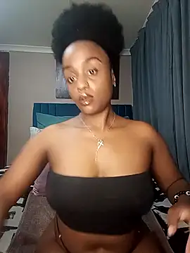 Snapshot of Queen-Chocolate chatting on September 28, 2025, 9:31 pm Queen-Chocolate online show from September 28, 2025, 9:31 pm