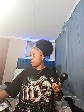 Snapshot of Queen-Chocolate chatting on November 13, 2025, 10:41 pm Queen-Chocolate online show from November 13, 2025, 10:41 pm