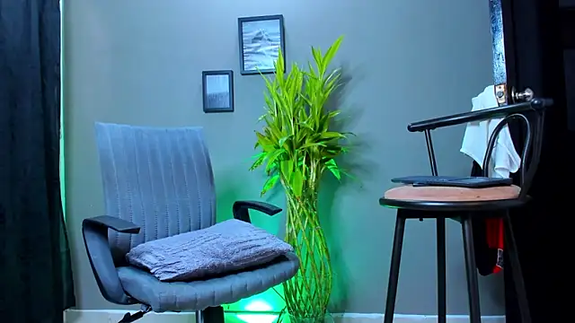 Damian 022 online show from October 10, 2025, 7:13 pm