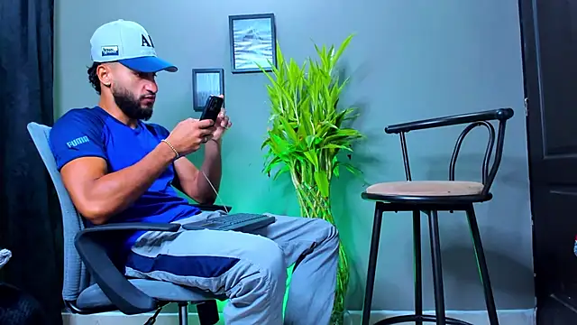 Damian 022 online show from October 22, 2025, 12:05 pm