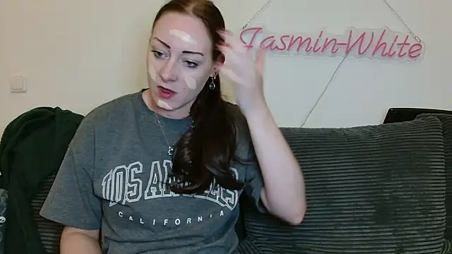 Jasmin-White online show from June 9, 2026, 7:14 pm