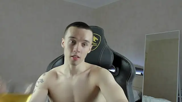 Snapshot of MasonWarholl chatting on December 25, 2024, 6:30 pm MasonWarholl online show from December 25, 2024, 6:30 pm