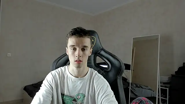 Snapshot of MasonWarholl chatting on March 4, 2025, 12:55 pm MasonWarholl online show from March 4, 2025, 12:55 pm