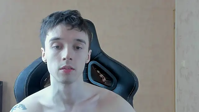 MasonWarholl online show from April 19, 2026, 3:44 pm