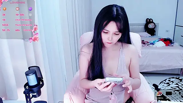 Snapshot of miyababytw chatting on June 9, 2026, 5:13 pm miyababytw online show from June 9, 2026, 5:13 pm