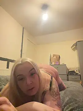 Submissivequeenjessie online show from December 19, 2024, 2:12 am