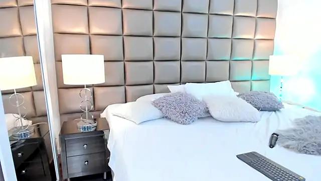 AnnyHizzle online show from January 31, 2025, 12:28 am