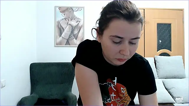 VioletaFlower7 online show from December 13, 2025, 8:04 pm