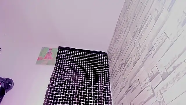 Snapshot of MiaKirshner chatting on February 25, 2025, 1:17 pm MiaKirshner online show from February 25, 2025, 1:17 pm