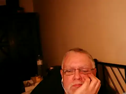 Snapshot of 100Tauros chatting on October 5, 2025, 9:45 pm 100Tauros online show from October 5, 2025, 9:45 pm