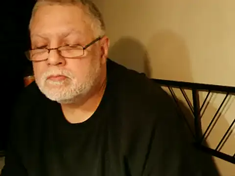 Snapshot of 100Tauros chatting on October 8, 2025, 10:18 pm 100Tauros online show from October 8, 2025, 10:18 pm