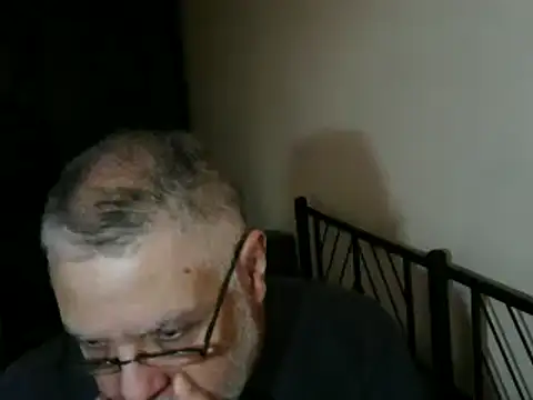 Snapshot of 100Tauros chatting on October 24, 2025, 9:28 am 100Tauros online show from October 24, 2025, 9:28 am