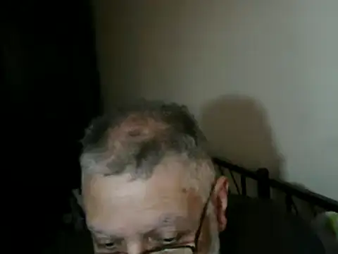 Snapshot of 100Tauros chatting on October 29, 2025, 10:28 am 100Tauros online show from October 29, 2025, 10:28 am