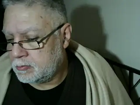 Snapshot of 100Tauros chatting on November 12, 2025, 8:26 am 100Tauros online show from November 12, 2025, 8:26 am