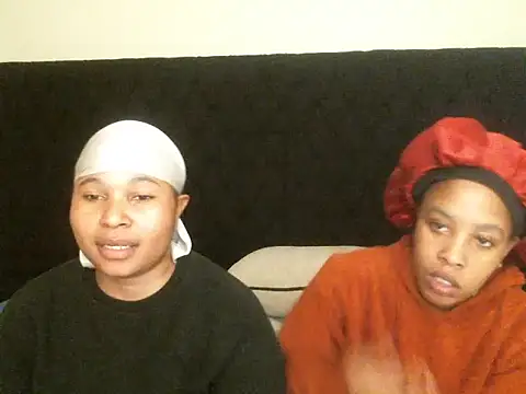 Snapshot of R-thequeen chatting on September 26, 2025, 12:14 am R-thequeen online show from September 26, 2025, 12:14 am