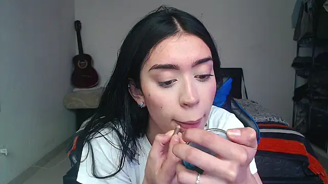 Julieta De Los Angeles online show from October 14, 2025, 4:41 pm