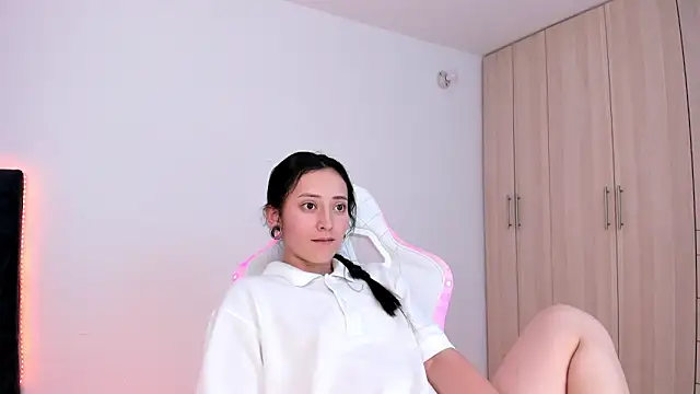 Snapshot of liaqueen610 chatting on March 1, 2025, 9:48 pm liaqueen610 online show from March 1, 2025, 9:48 pm