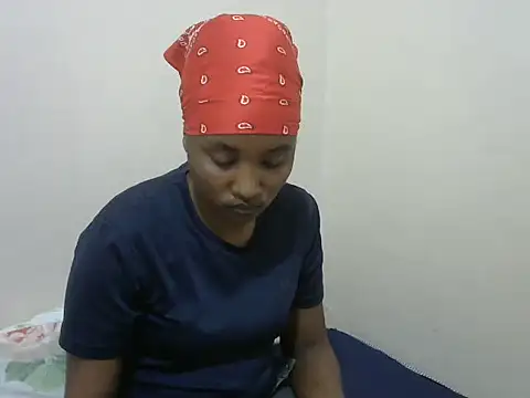 StacyGee24 online show from September 26, 2025, 2:32 pm