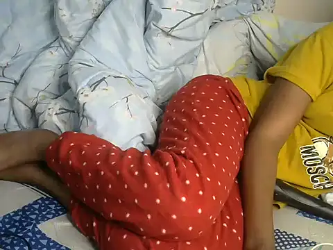 StacyGee24 online show from November 5, 2025, 10:32 pm