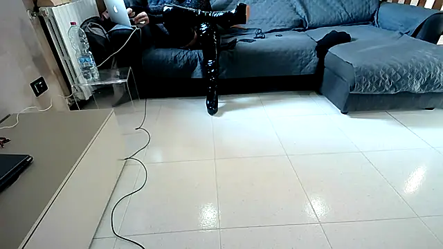 M87HOT online show from April 9, 2026, 3:50 pm