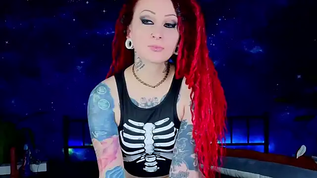 MartthaKatze online show from November 26, 2025, 3:57 pm