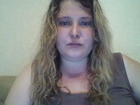 ParisMimi online show from May 27, 2026, 8:39 pm