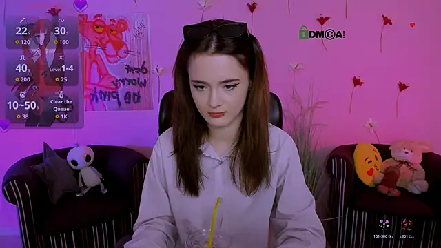 liana kisses online show from April 3, 2026, 7:01 pm