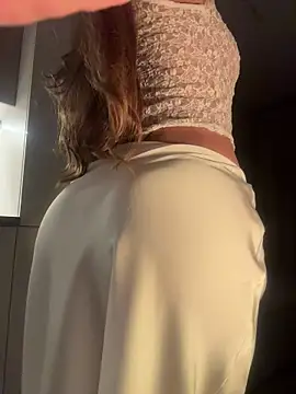 WildOrchid online show from April 10, 2026, 11:20 pm