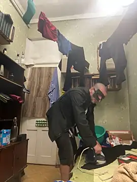 Snapshot of Ariel_Ari chatting on October 8, 2025, 11:24 pm Ariel Ari online show from October 8, 2025, 11:24 pm