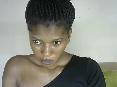 Pretty-emmie online show from October 7, 2025, 9:17 am