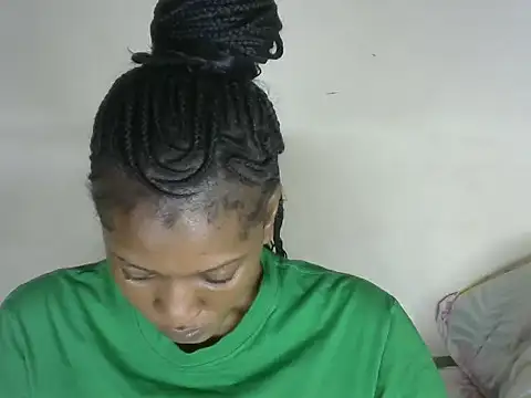 Pretty-emmie online show from October 28, 2025, 5:33 am