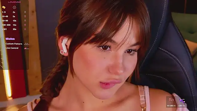 EmiliaDreams online show from October 9, 2025, 4:16 pm