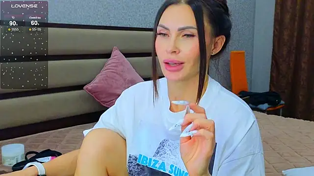 Snapshot of KimDavisBaby chatting on October 12, 2025, 1:43 pm KimDavisBaby online show from October 12, 2025, 1:43 pm