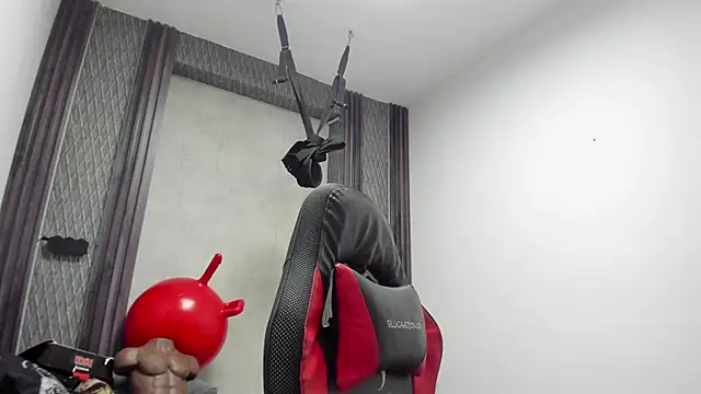 selene red  online show from February 18, 2026, 12:28 am