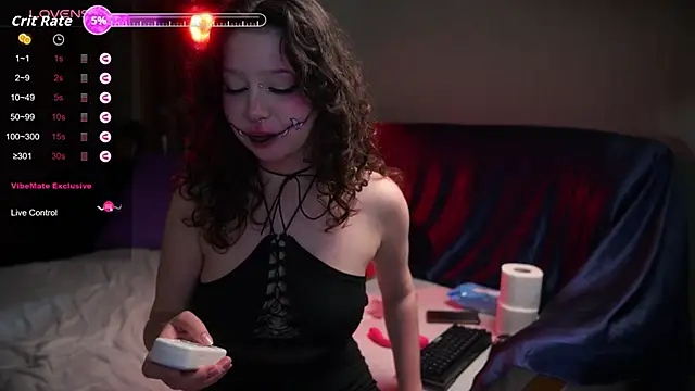 Snapshot of Megan___Cox chatting on October 31, 2025, 8:21 pm Megan Cox online show from October 31, 2025, 8:21 pm