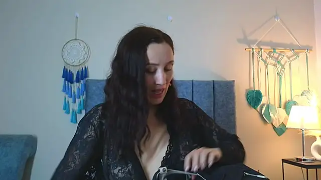 IberianMoonMK online show from November 9, 2025, 1:20 pm