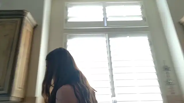 Snapshot of 18petitewhitegirl chatting on December 6, 2024, 9:13 pm 18petitewhitegirl online show from December 6, 2024, 9:13 pm