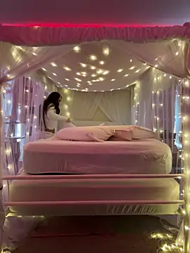 Snapshot of 18petitewhitegirl chatting on February 20, 2025, 9:53 pm 18petitewhitegirl online show from February 20, 2025, 9:53 pm