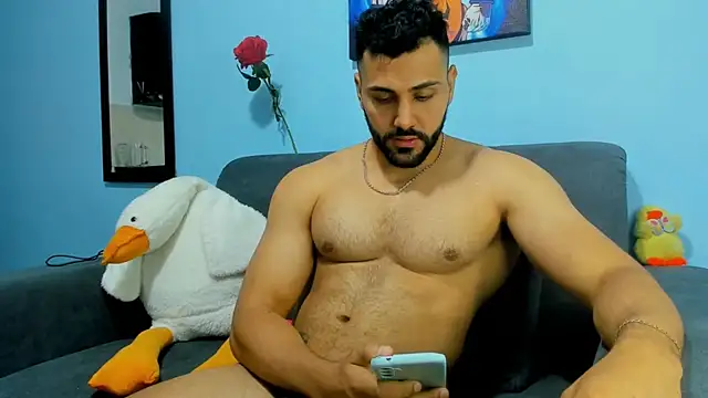 Snapshot of ETHAN_ROX chatting on January 13, 2025, 10:45 pm ETHAN ROX online show from January 13, 2025, 10:45 pm