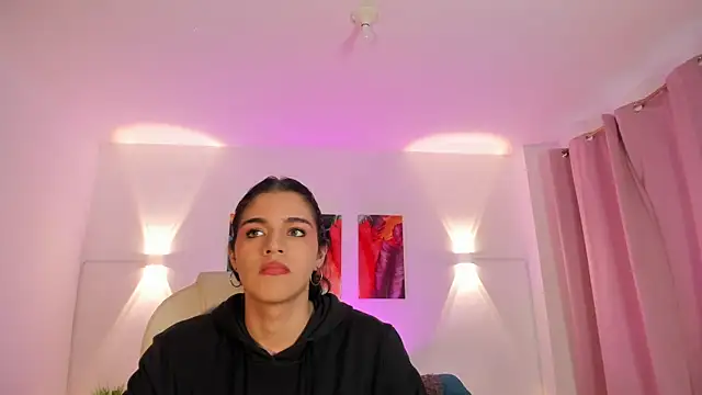 NoahCasstro online show from February 11, 2025, 2:24 pm