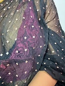 Snapshot of VR_here_4U chatting on November 8, 2025, 1:11 pm VR here 4U online show from November 8, 2025, 1:11 pm