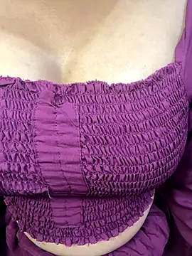 Snapshot of VR_here_4U chatting on November 29, 2025, 5:38 pm VR here 4U online show from November 29, 2025, 5:38 pm