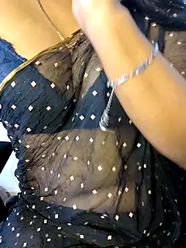 VR here 4U online show from December 17, 2025, 1:39 pm