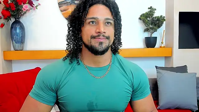 Snapshot of MikeEstevess chatting on May 27, 2026, 10:01 am MikeEstevess online show from May 27, 2026, 10:01 am