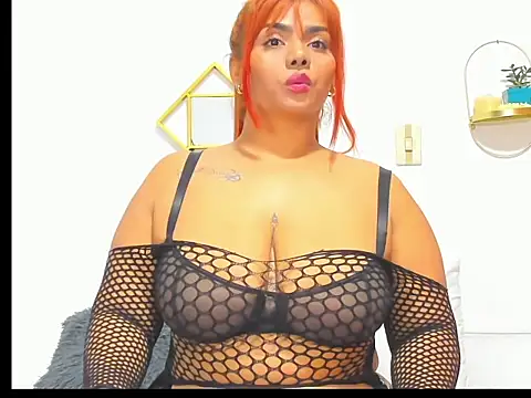 AnahiSmitth online show from February 17, 2025, 12:10 am