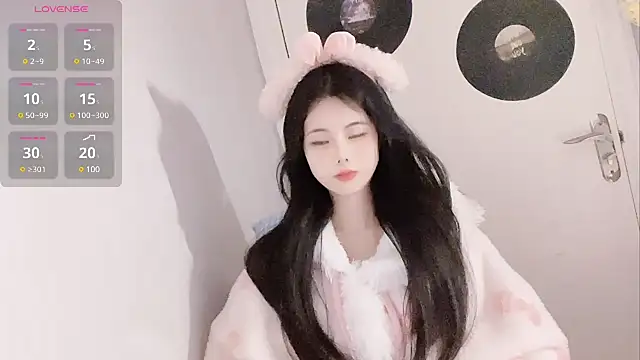 Snapshot of Qedgjwyz1 chatting on February 2, 2025, 12:24 pm Qedgjwyz1 online show from February 2, 2025, 12:24 pm