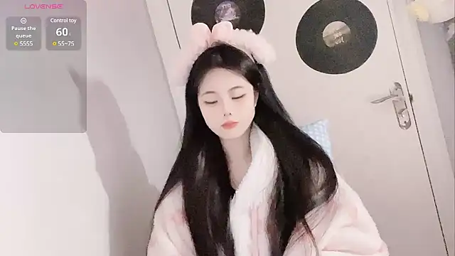 Snapshot of Qedgjwyz1 chatting on February 4, 2025, 12:55 pm Qedgjwyz1 online show from February 4, 2025, 12:55 pm