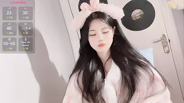 Snapshot of Qedgjwyz1 chatting on February 10, 2025, 12:30 am Qedgjwyz1 online show from February 10, 2025, 12:30 am