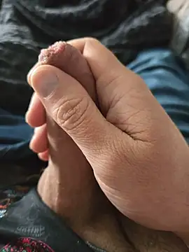 ruffuuss online show from April 5, 2026, 4:04 pm