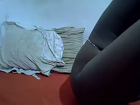 Snapshot of candybabe_ chatting on February 27, 2025, 2:42 am candybabe online show from February 27, 2025, 2:42 am